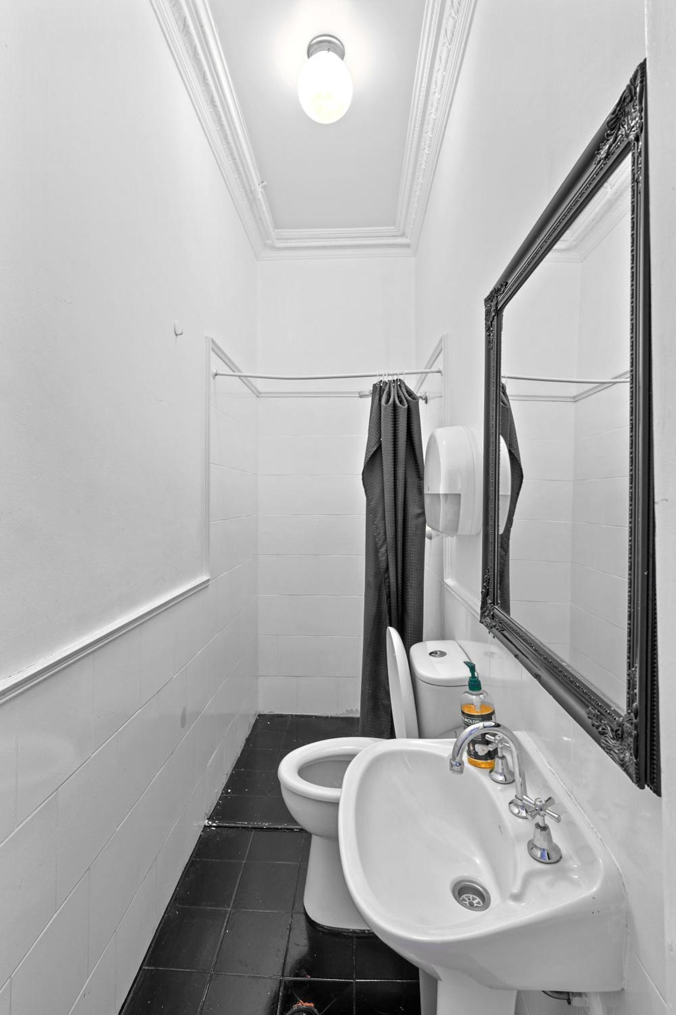 Venus By The Harbour Budget Hotel Sidney Exterior foto
