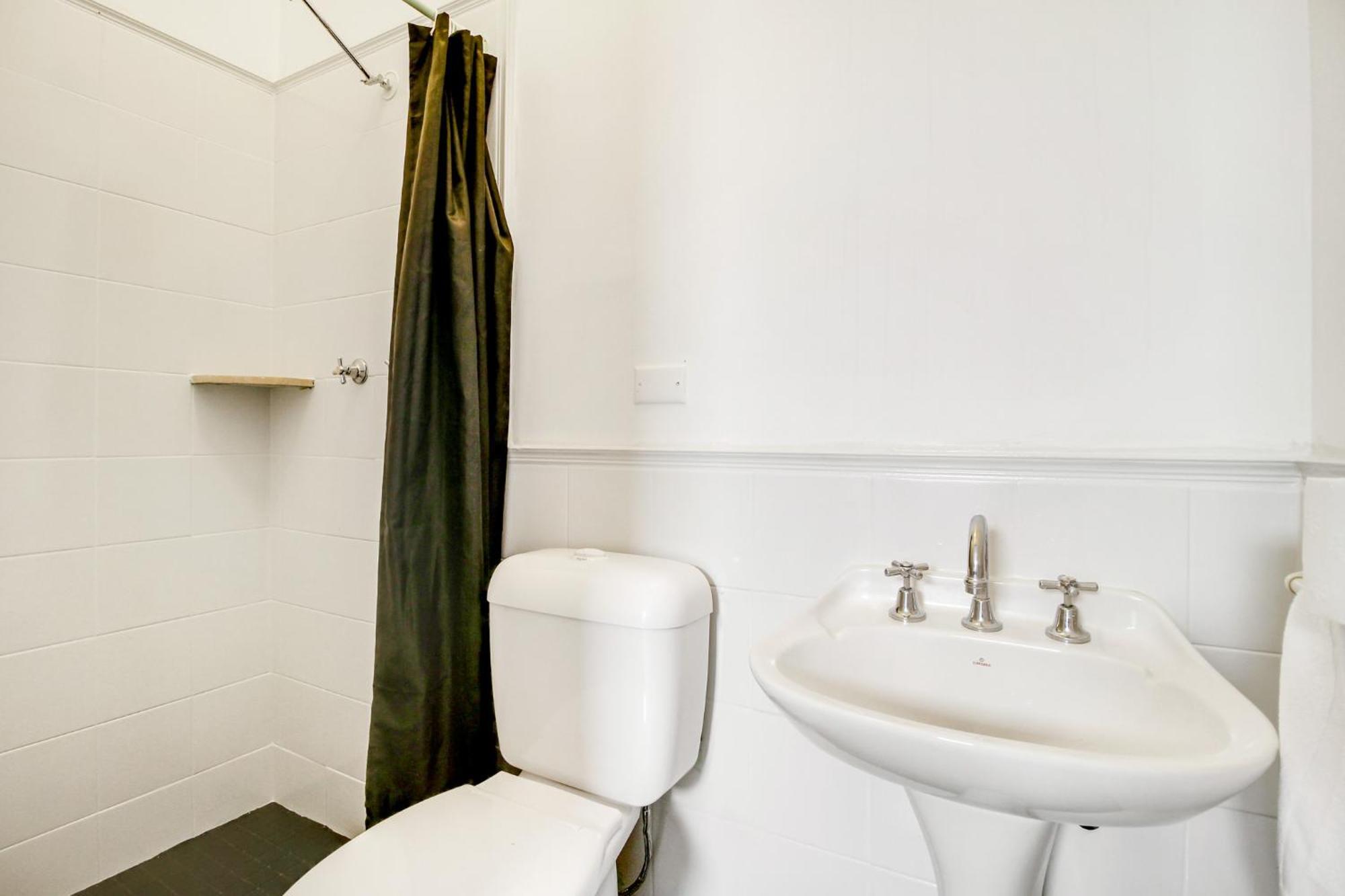 Venus By The Harbour Budget Hotel Sidney Exterior foto