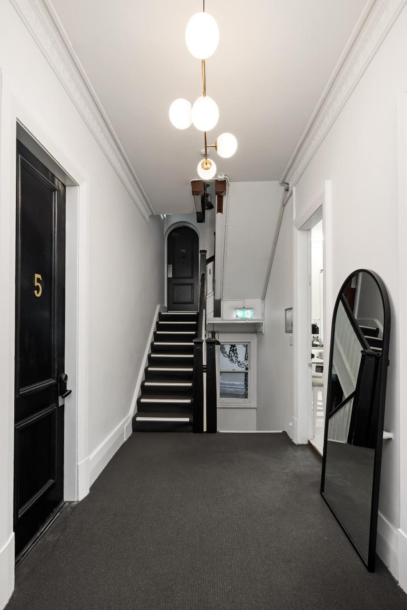 Venus By The Harbour Budget Hotel Sidney Exterior foto